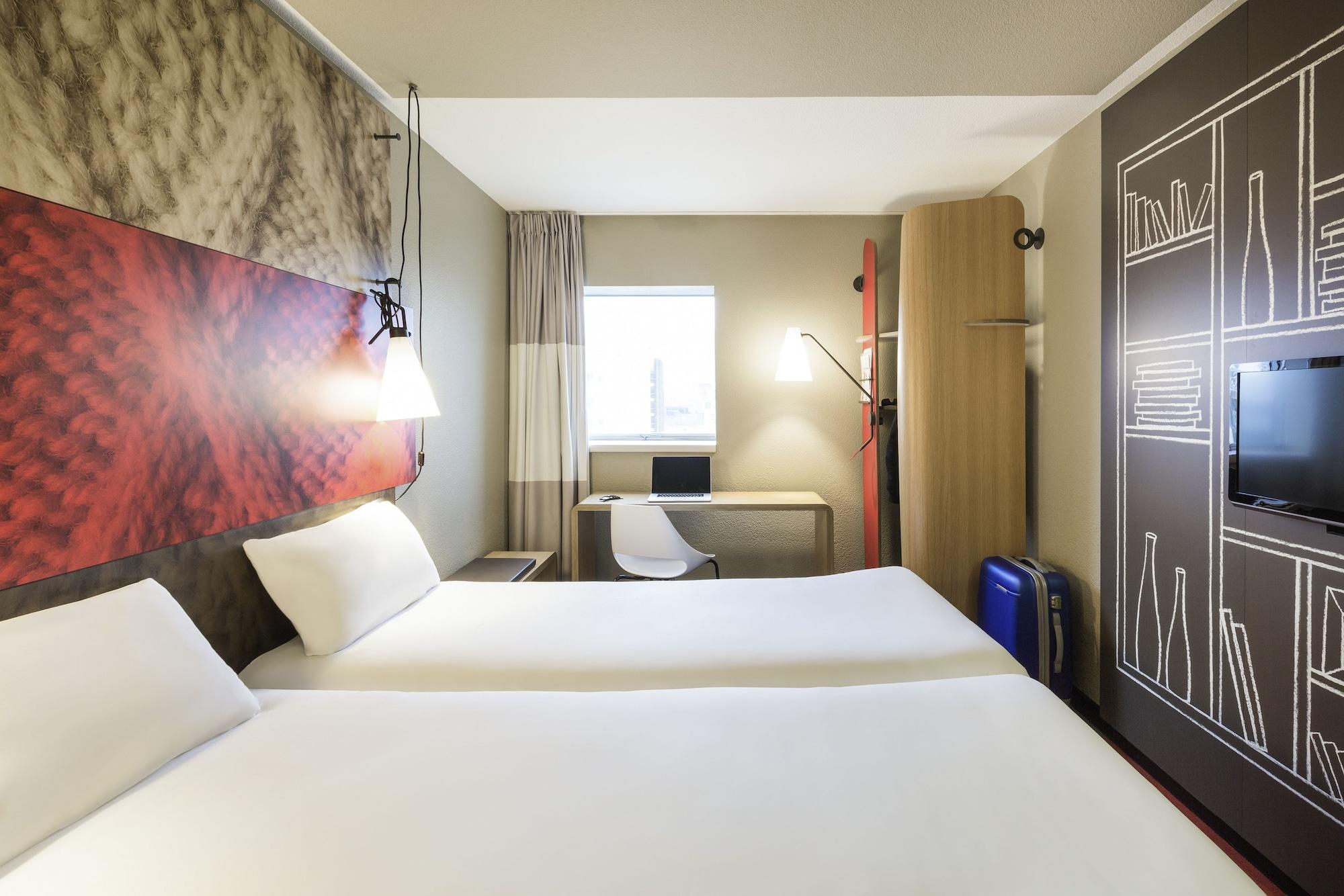 Ibis Paris Porte De Clichy Centre Esterno foto