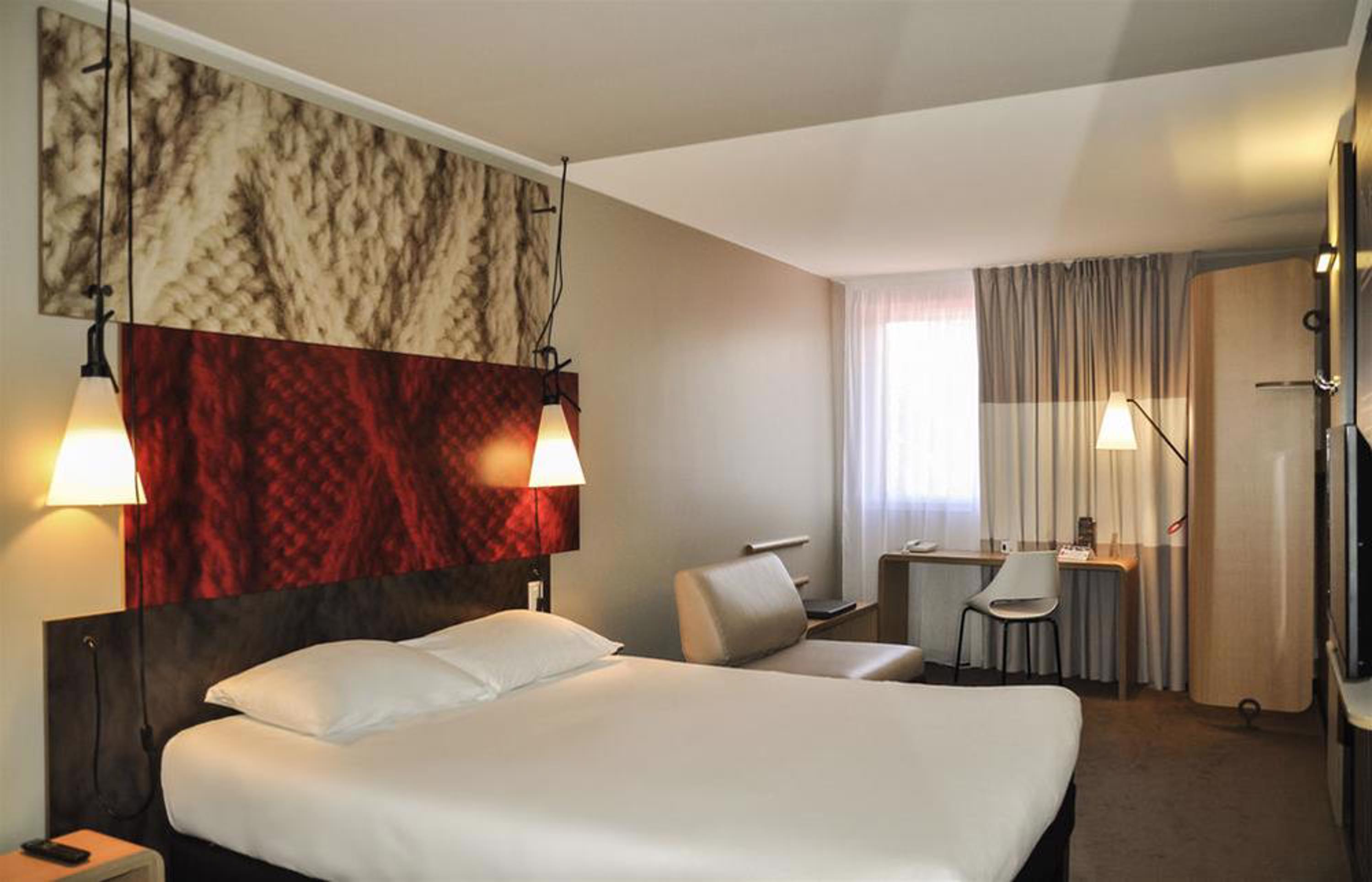 Ibis Paris Porte De Clichy Centre Esterno foto