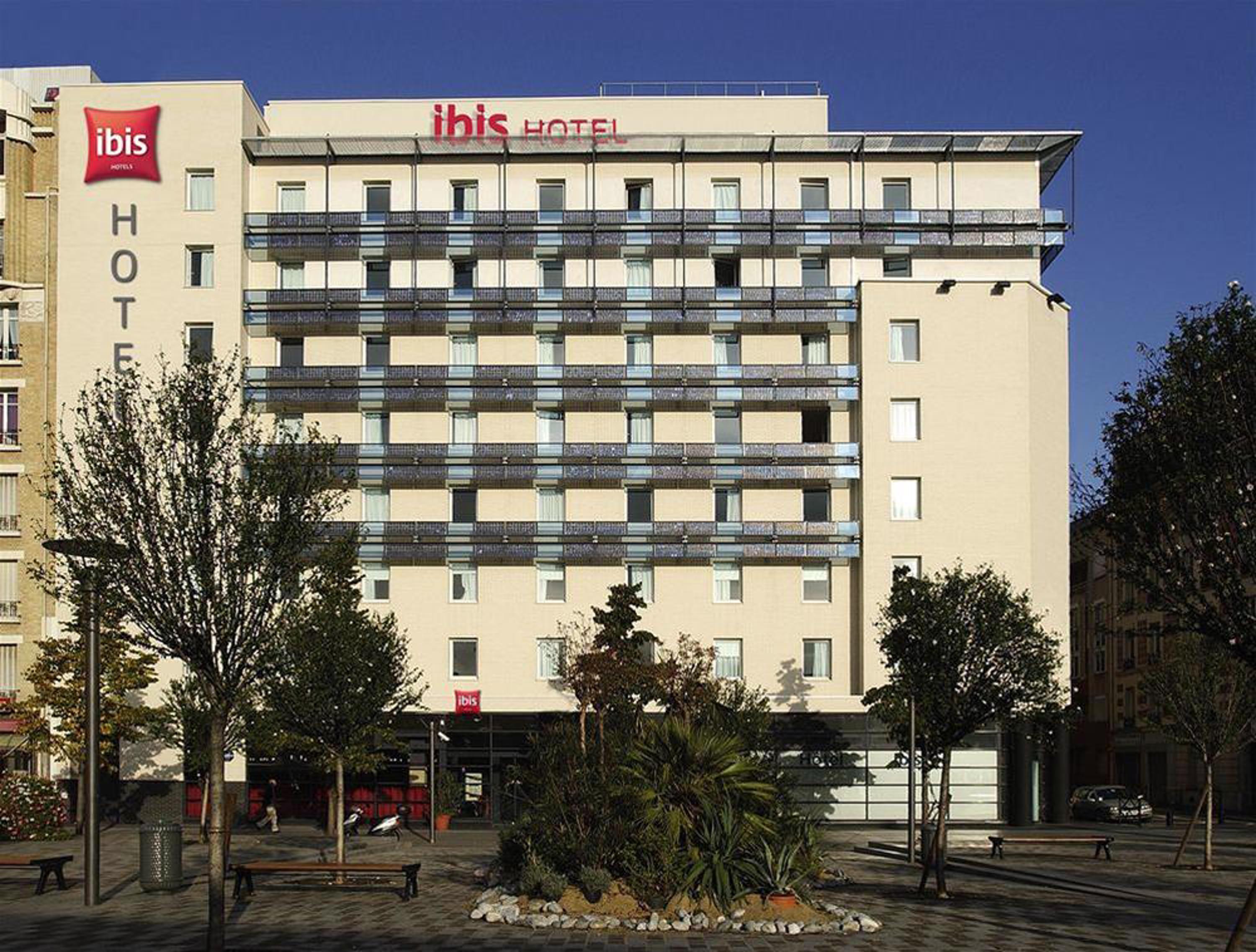 Ibis Paris Porte De Clichy Centre Esterno foto
