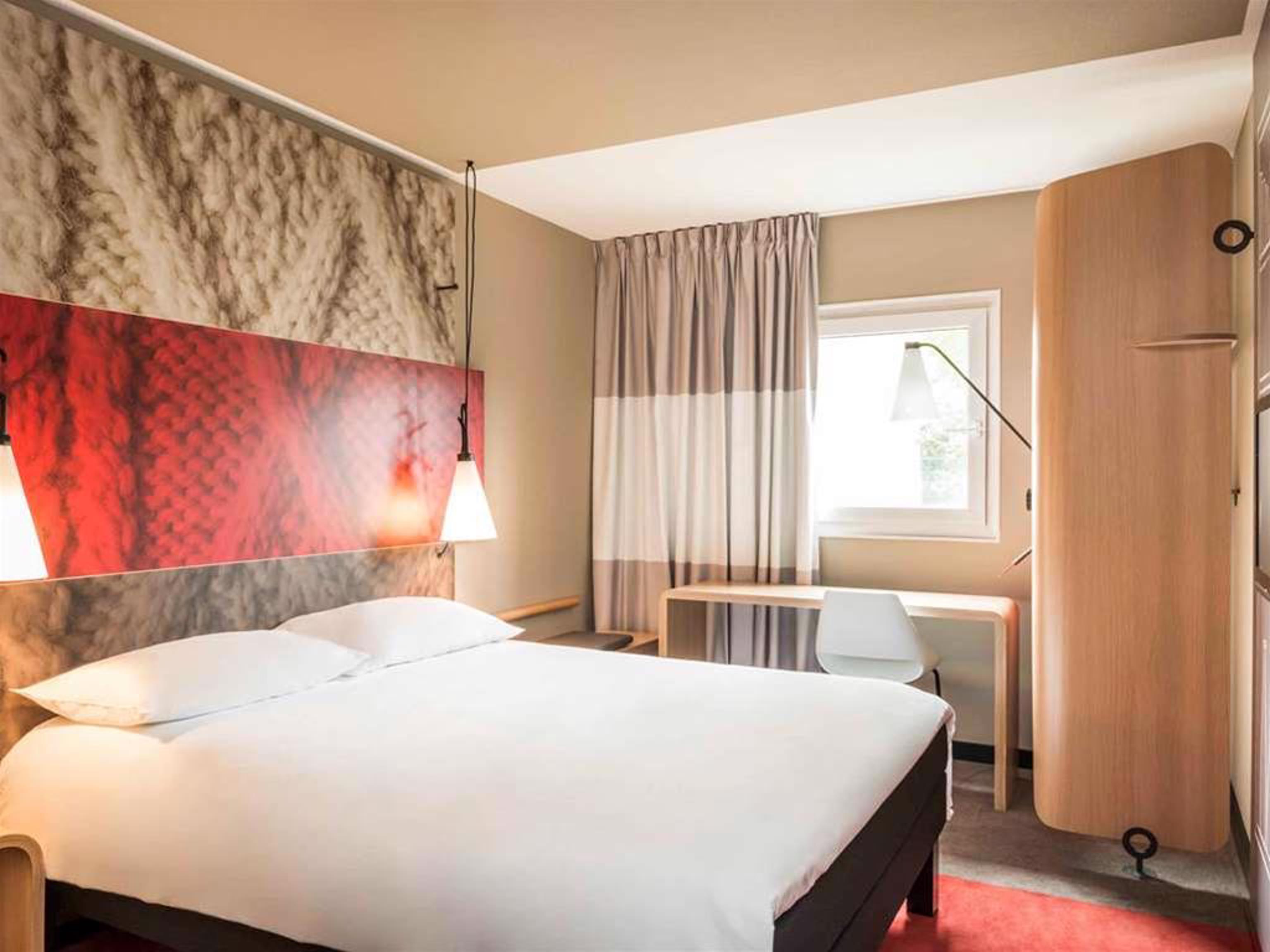 Ibis Paris Porte De Clichy Centre Esterno foto